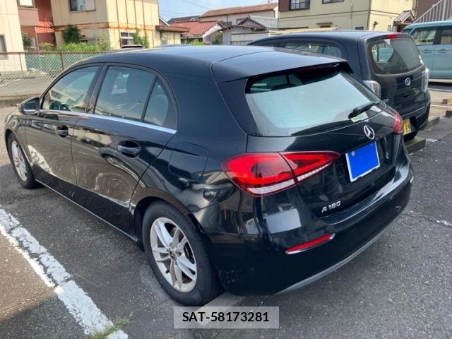 Mercedes Benz A-CLASS 2019-01 8230746-2