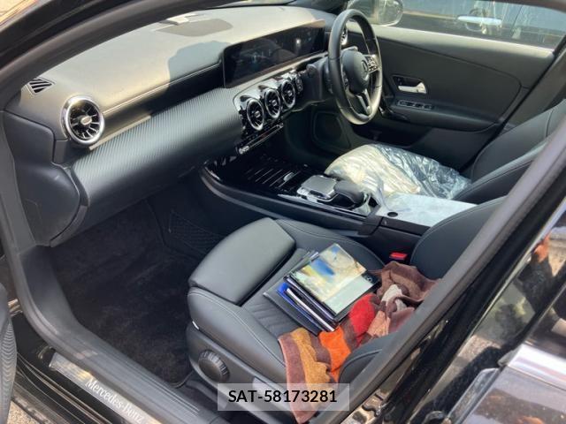 Mercedes Benz A-CLASS 2019-01 8230746-8