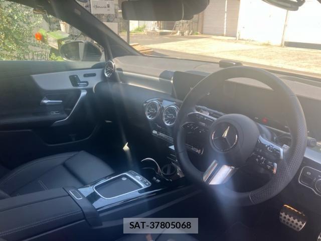 Mercedes Benz A-CLASS 2025-09 8230743-9