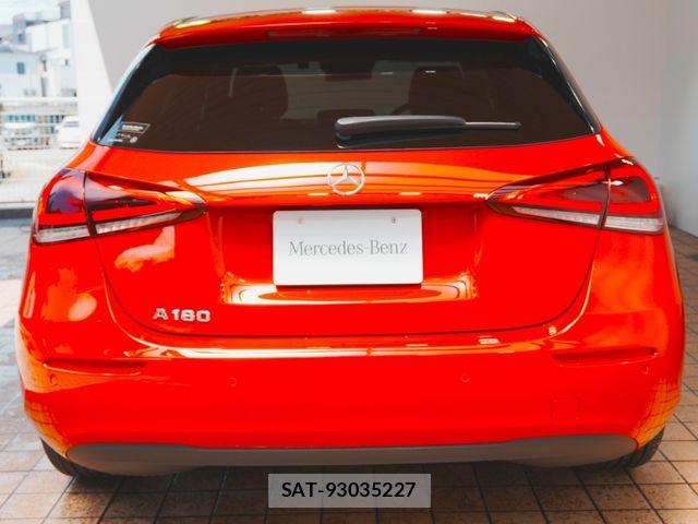 Mercedes Benz A-CLASS 2019-04 8315343-9