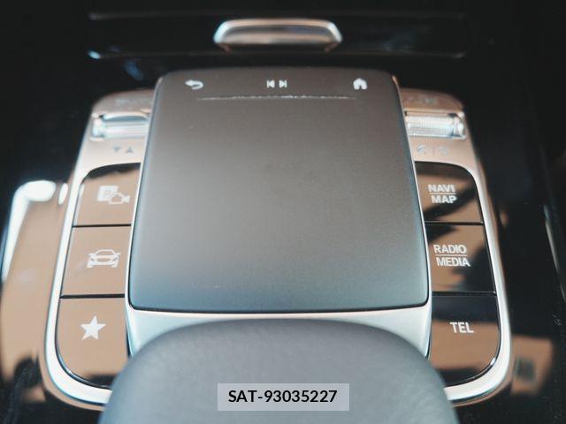 Mercedes Benz A-CLASS 2019-04 8315343-18