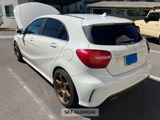 Mercedes Benz A-CLASS 2013-07 8354907-1