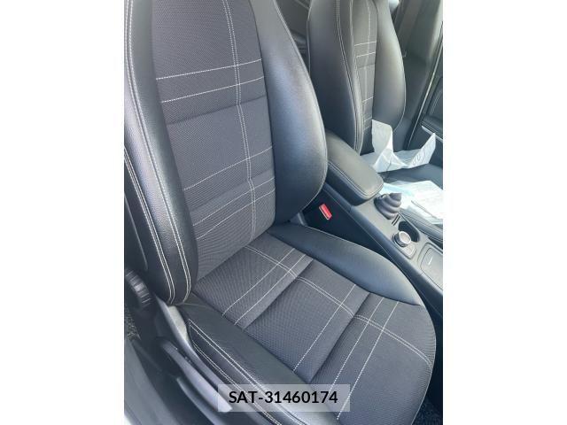 Mercedes Benz A-CLASS 2013-10 8366905-15