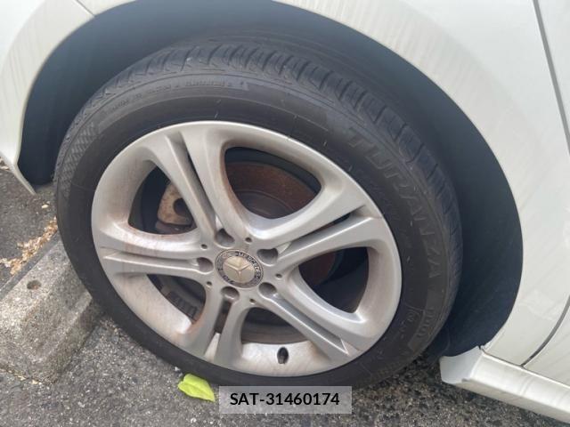 Mercedes Benz A-CLASS 2013-10 8366905-19