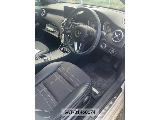 Mercedes Benz A-CLASS 2013-10 8366905-2