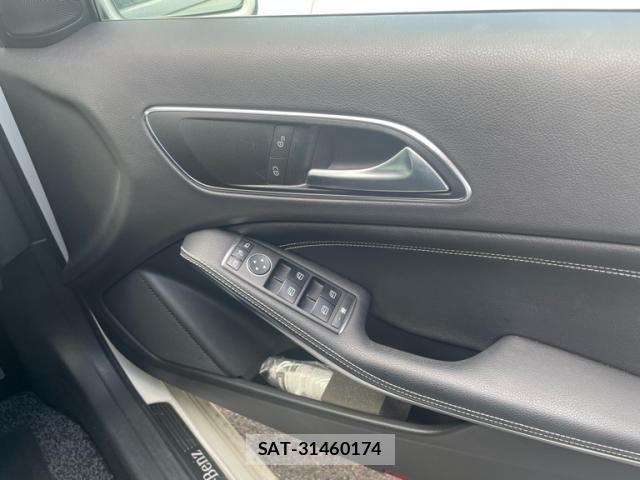 Mercedes Benz A-CLASS 2013-10 8366905-3