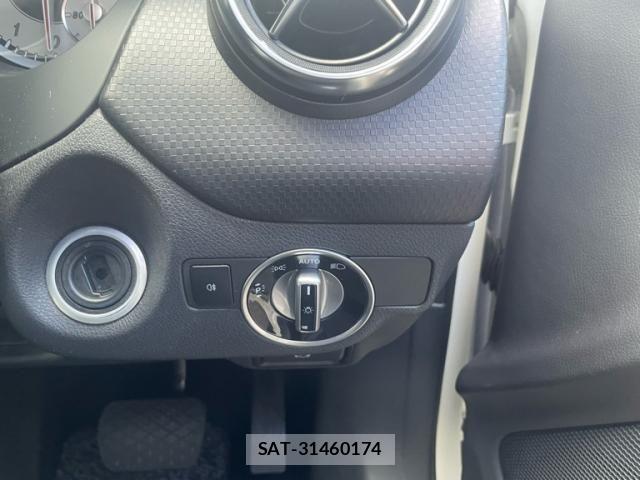 Mercedes Benz A-CLASS 2013-10 8366905-4