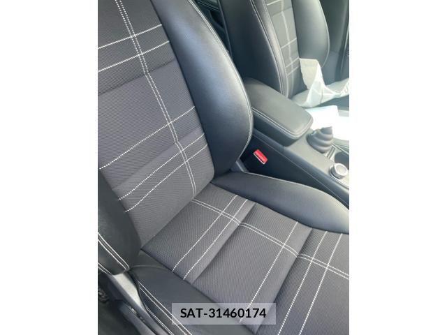 Mercedes Benz A-CLASS 2013-10 8366905-6