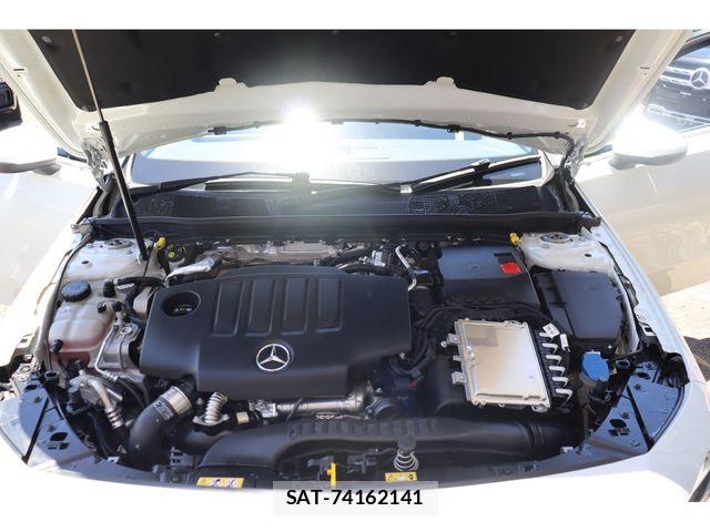 Mercedes Benz A-CLASS 2020-01 8366903-24