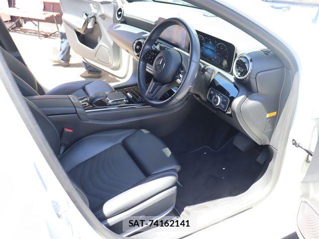 Mercedes Benz A-CLASS 2020-01 8366903-2