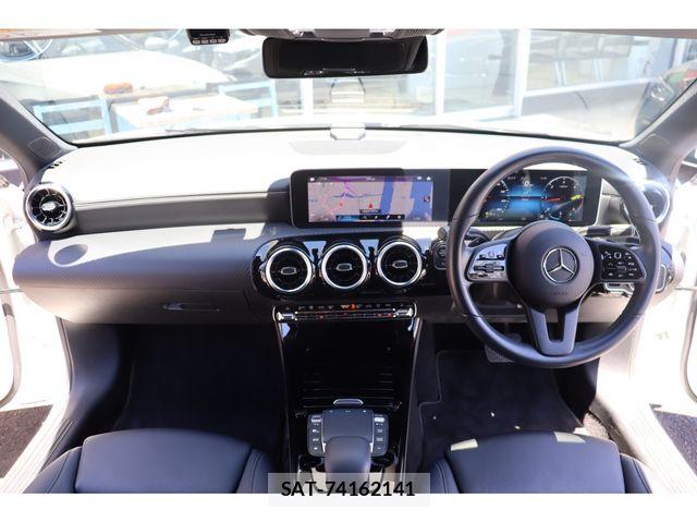 Mercedes Benz A-CLASS 2020-01 8366903-4