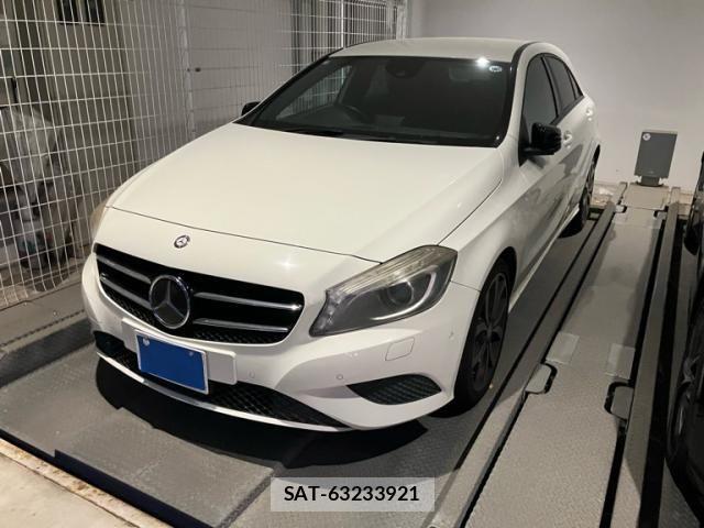 Mercedes Benz A-CLASS 2013-04 8366904-0