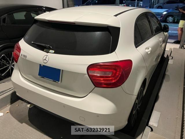 Mercedes Benz A-CLASS 2013-04 8366904-1