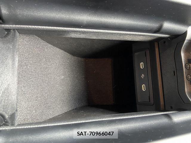 Mercedes Benz A-CLASS 2023-09 8366900-11