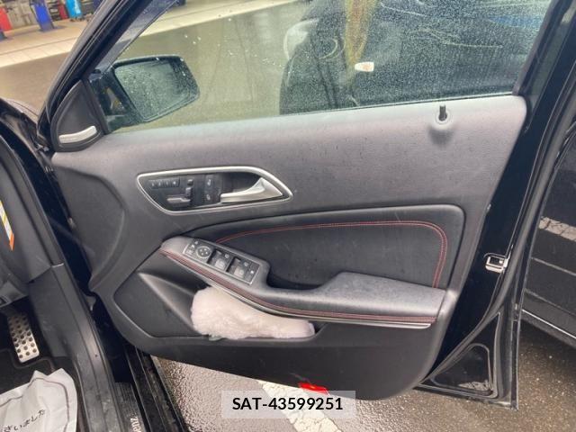 Mercedes Benz A-CLASS 2014-04 8366902-12