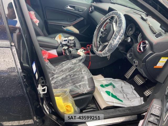 Mercedes Benz A-CLASS 2014-04 8366902-13