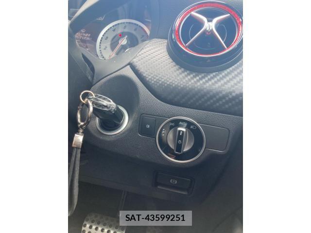 Mercedes Benz A-CLASS 2014-04 8366902-14