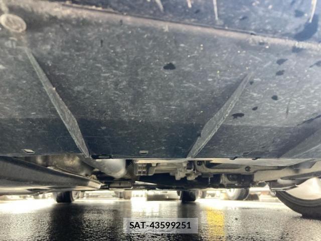 Mercedes Benz A-CLASS 2014-04 8366902-3