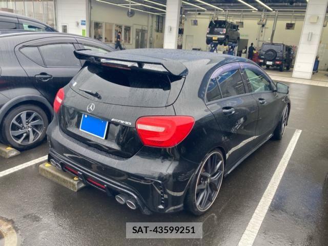 Mercedes Benz A-CLASS 2014-04 8366902-6