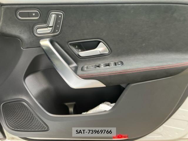 Mercedes Benz A-CLASS 2020-03 8413481-8