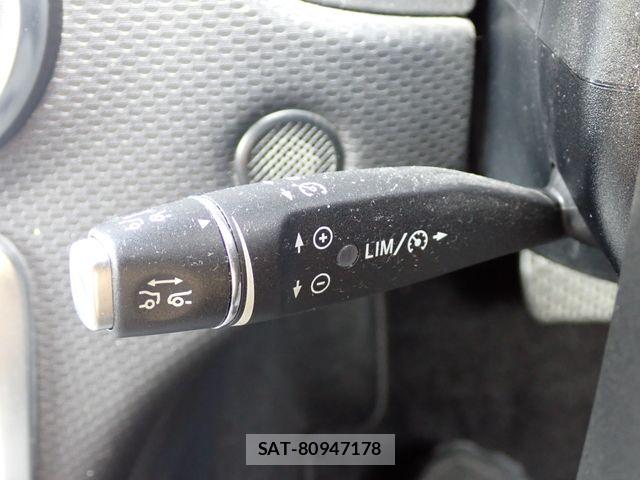 Mercedes Benz A-CLASS 2017-03 8413480-18