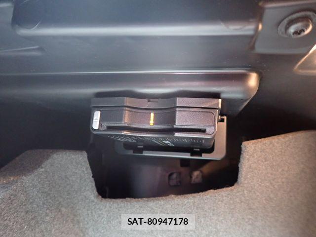 Mercedes Benz A-CLASS 2017-03 8413480-26