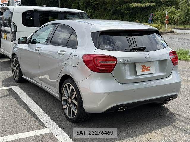 Mercedes Benz A-CLASS 2013-07 8457879-7