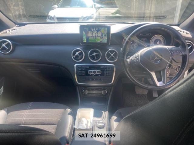 Mercedes Benz A-CLASS 2013-10 8525683-11