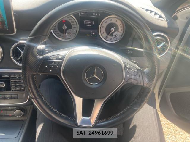 Mercedes Benz A-CLASS 2013-10 8525683-13