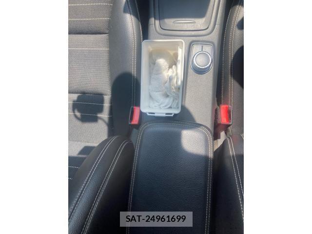 Mercedes Benz A-CLASS 2013-10 8525683-19