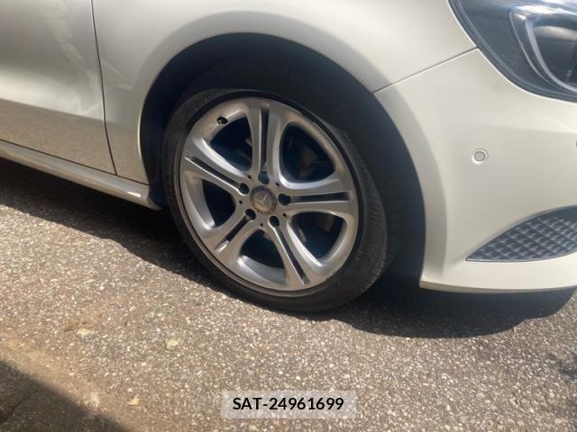 Mercedes Benz A-CLASS 2013-10 8525683-5