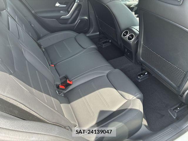Mercedes Benz A-CLASS 2025-08 8562586-15