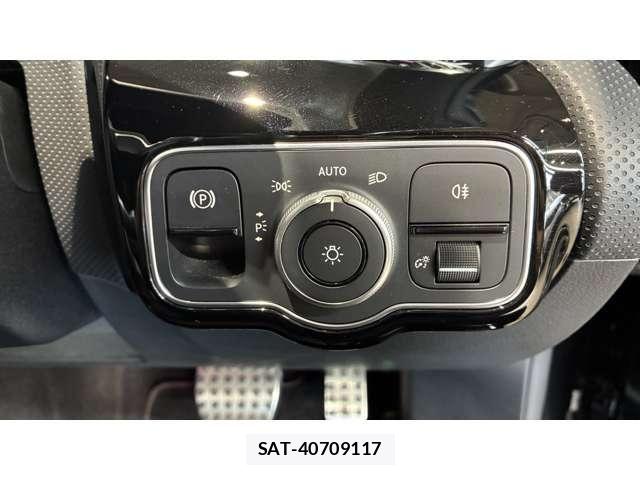 Mercedes Benz A-CLASS 2021-08 8562587-4