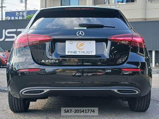 Mercedes Benz A-CLASS 2024-01 8562585-17