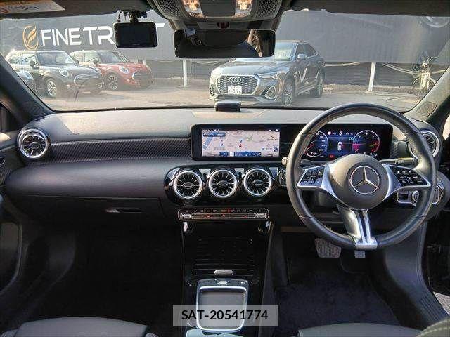 Mercedes Benz A-CLASS 2024-01 8562585-2