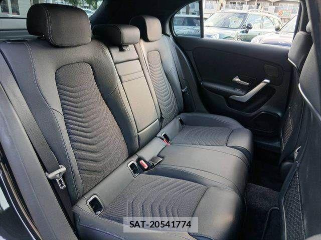 Mercedes Benz A-CLASS 2024-01 8562585-7