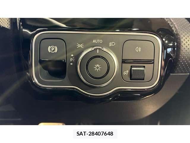 Mercedes Benz A-CLASS 2019-02 8562588-8