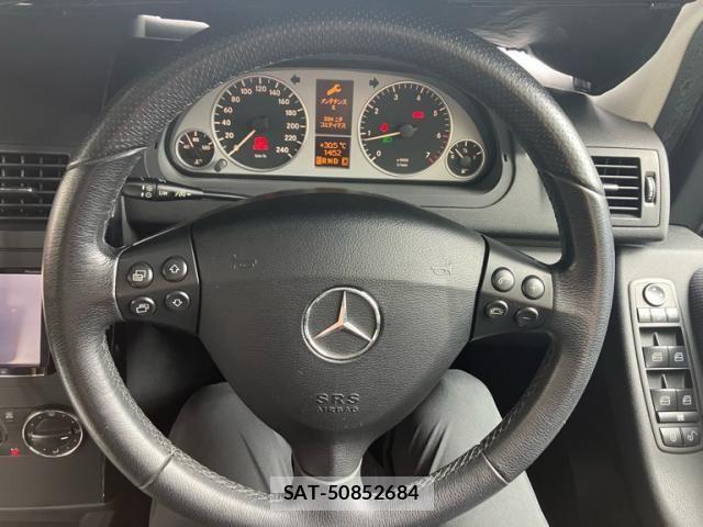 Mercedes Benz A-CLASS 2012-06 8666472-9