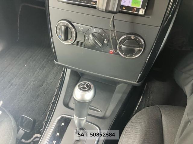 Mercedes Benz A-CLASS 2012-06 8666472-17