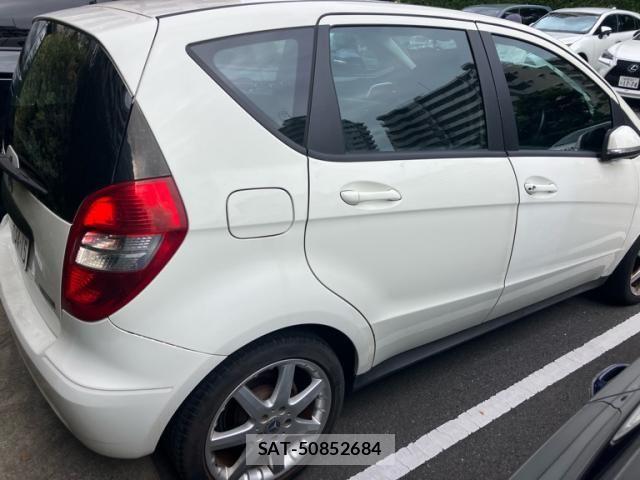Mercedes Benz A-CLASS 2012-06 8666472-1