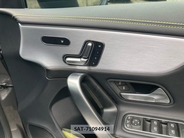 Mercedes Benz A-CLASS 2018-12 8660129-11
