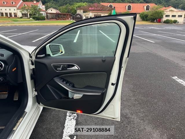Mercedes Benz A-CLASS 2018-05 8660133-10