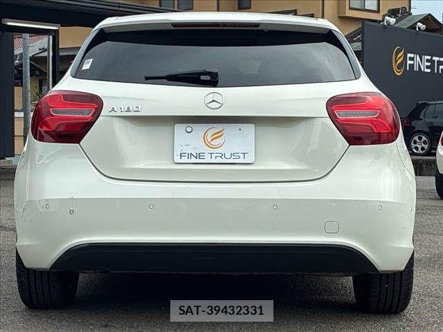 Mercedes Benz A-CLASS 2016-07 8743752-16
