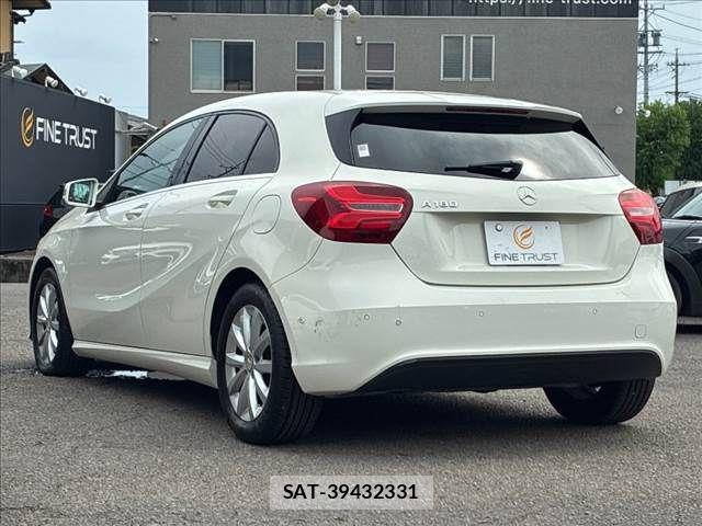 Mercedes Benz A-CLASS 2016-07 8743752-17