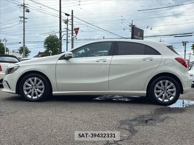 Mercedes Benz A-CLASS 2016-07 8743752-18