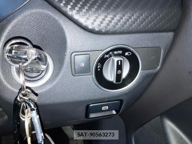 Mercedes Benz A-CLASS 2014-06 8780967-17