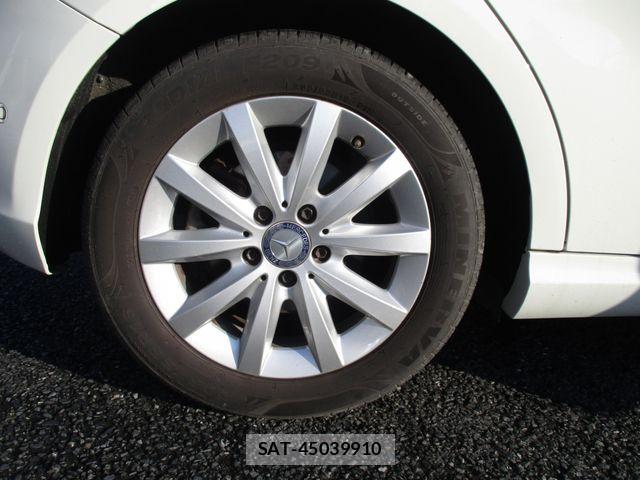 Mercedes Benz A-CLASS 2016-10 8780968-24