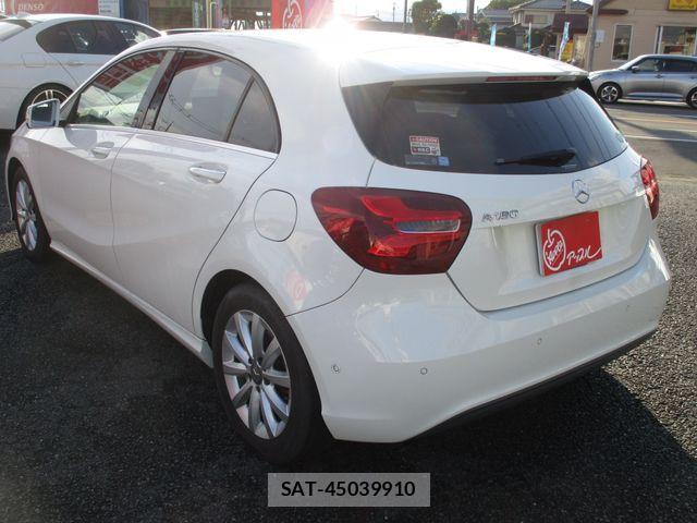 Mercedes Benz A-CLASS 2016-10 8780968-4