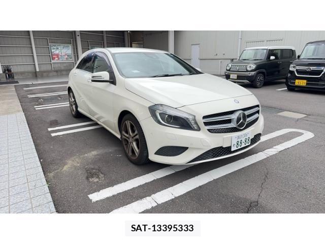 Mercedes Benz A-CLASS 2015-03 8830205-0
