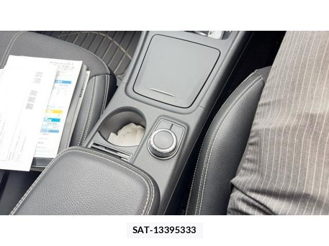 Mercedes Benz A-CLASS 2015-03 8830205-9
